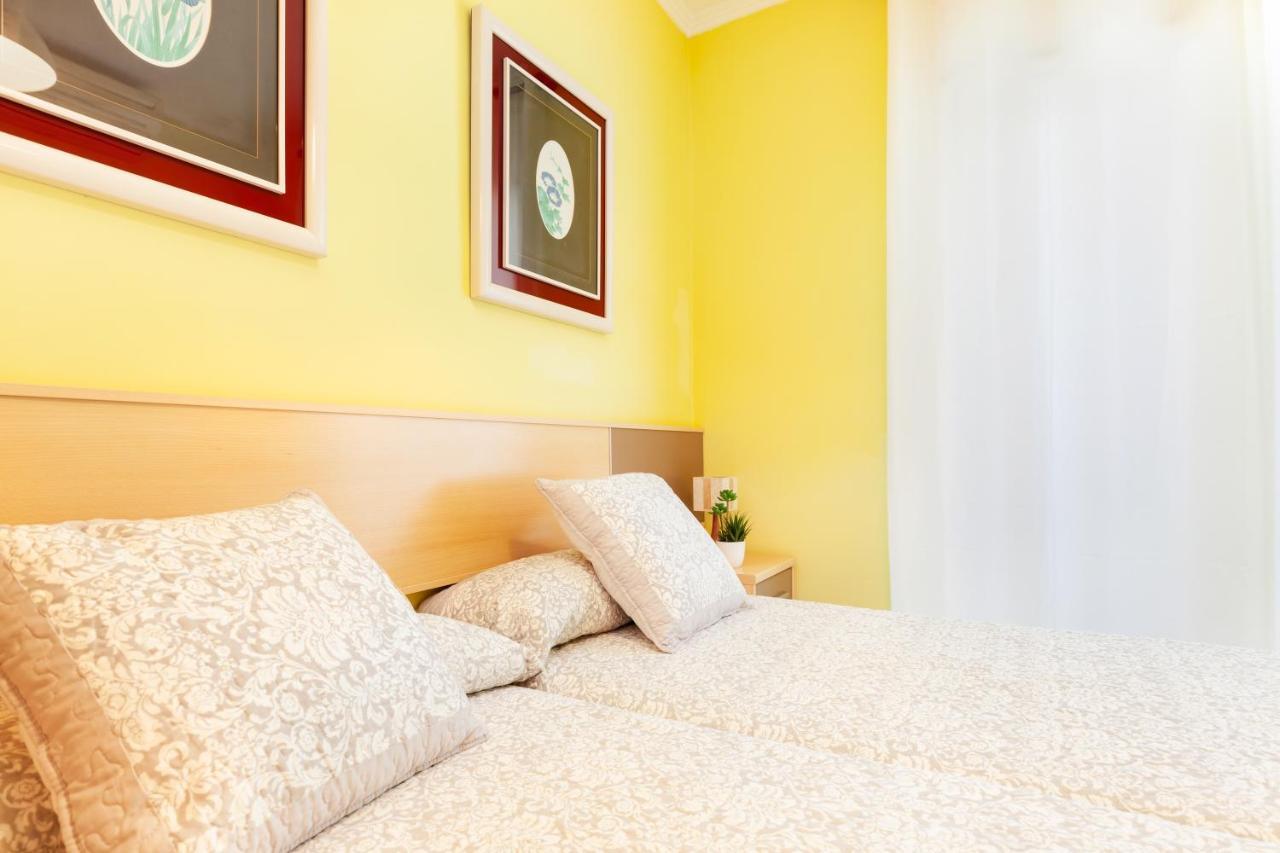 Апартаменти Click&Flat Fira Gran Via Л'Успіталет-да-Любрагат Екстер'єр фото