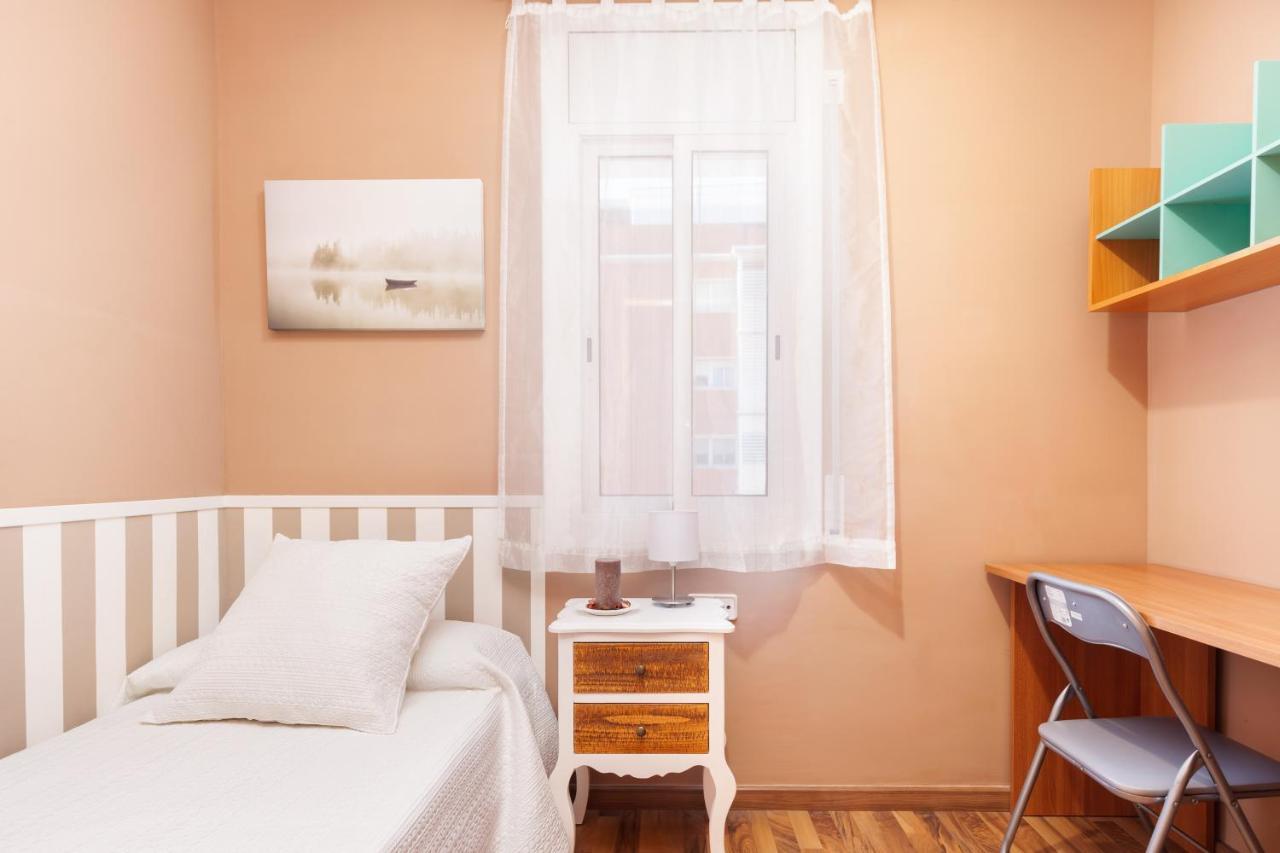 Апартаменти Click&Flat Fira Gran Via Л'Успіталет-да-Любрагат Екстер'єр фото